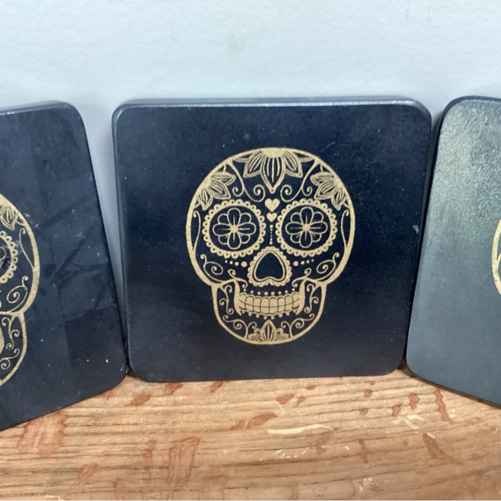 🟡 Day of the Dead - Black Marble Coaster Set with Gold Sugar Skull Design - 3 - Picture 5 of 13